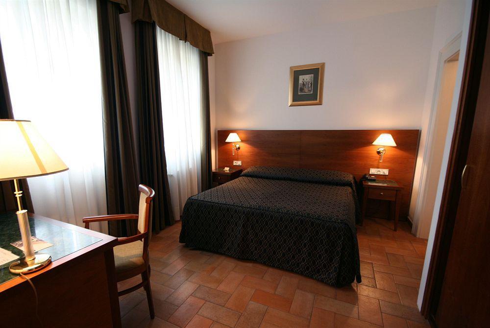 Hotel Galileo Prague Bilik gambar