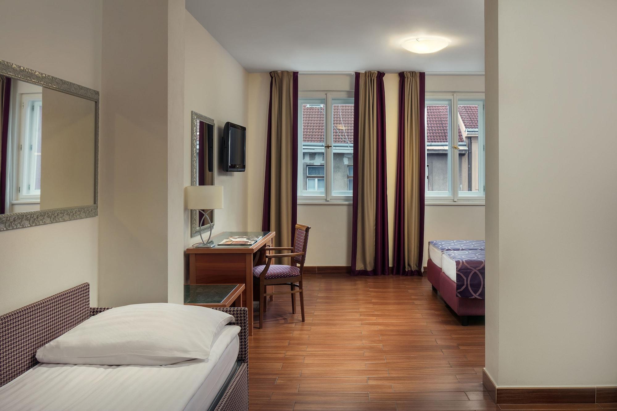 Hotel Galileo Prague Luaran gambar