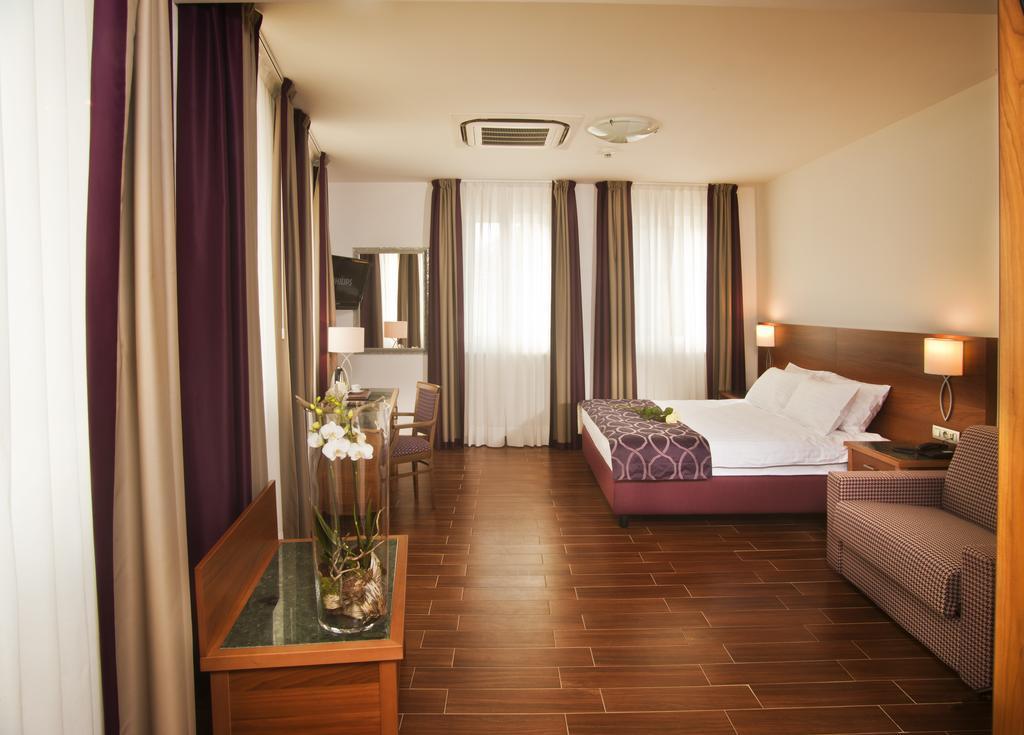 Hotel Galileo Prague Bilik gambar