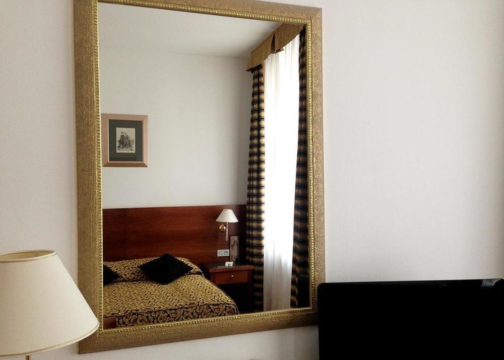 Hotel Galileo Prague Luaran gambar