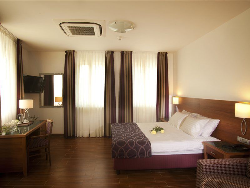 Hotel Galileo Prague Luaran gambar